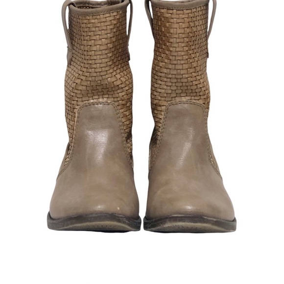 Bare Trap Booties - Picture 4 of 6